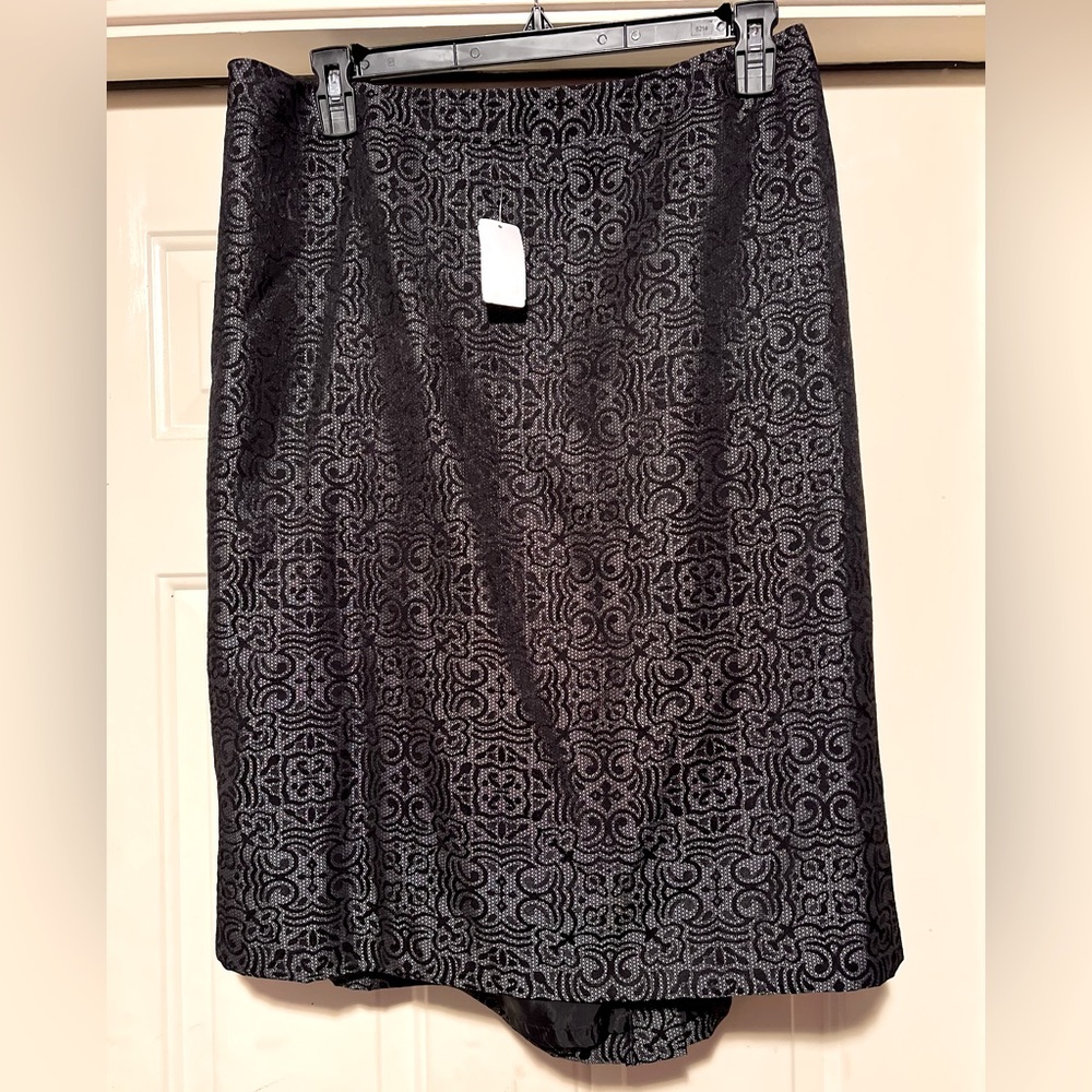 Black 2 piece sequins plus size New with tags I paid $300 for suit